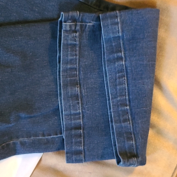 Le Chateau Wide Leg Jeans - Picture 3 of 5